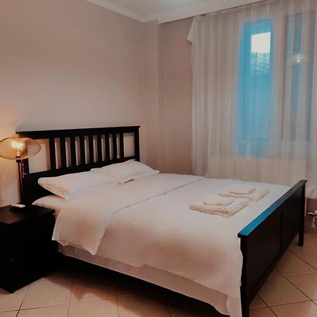 Отель Artemis Garden Near Airport Экстерьер фото