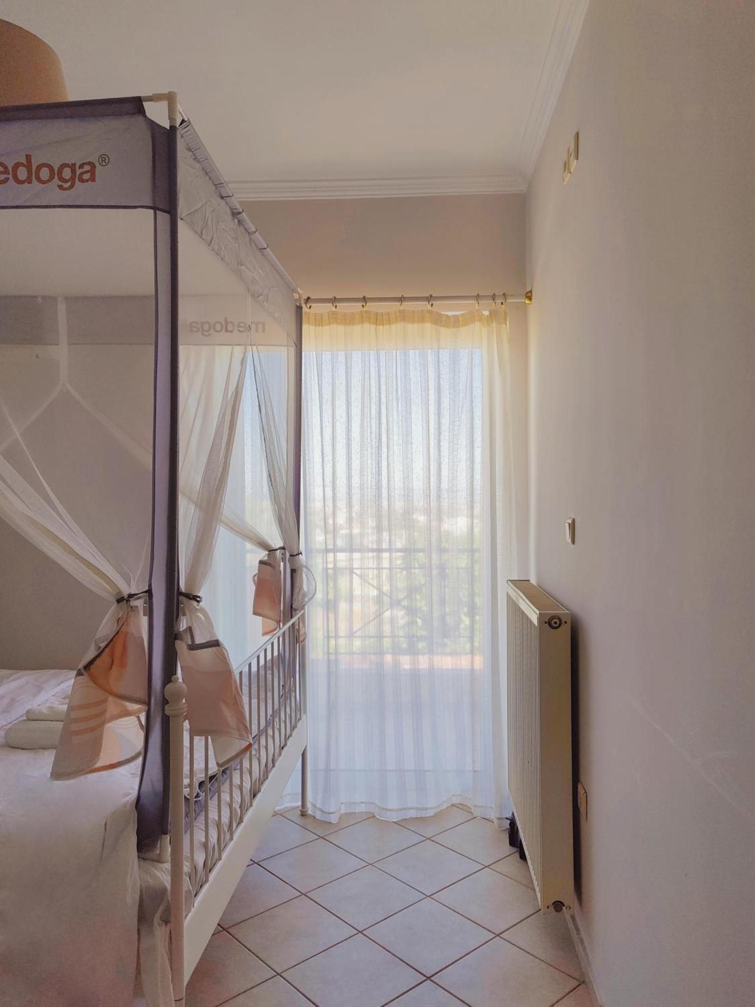 Отель Artemis Garden Near Airport Экстерьер фото