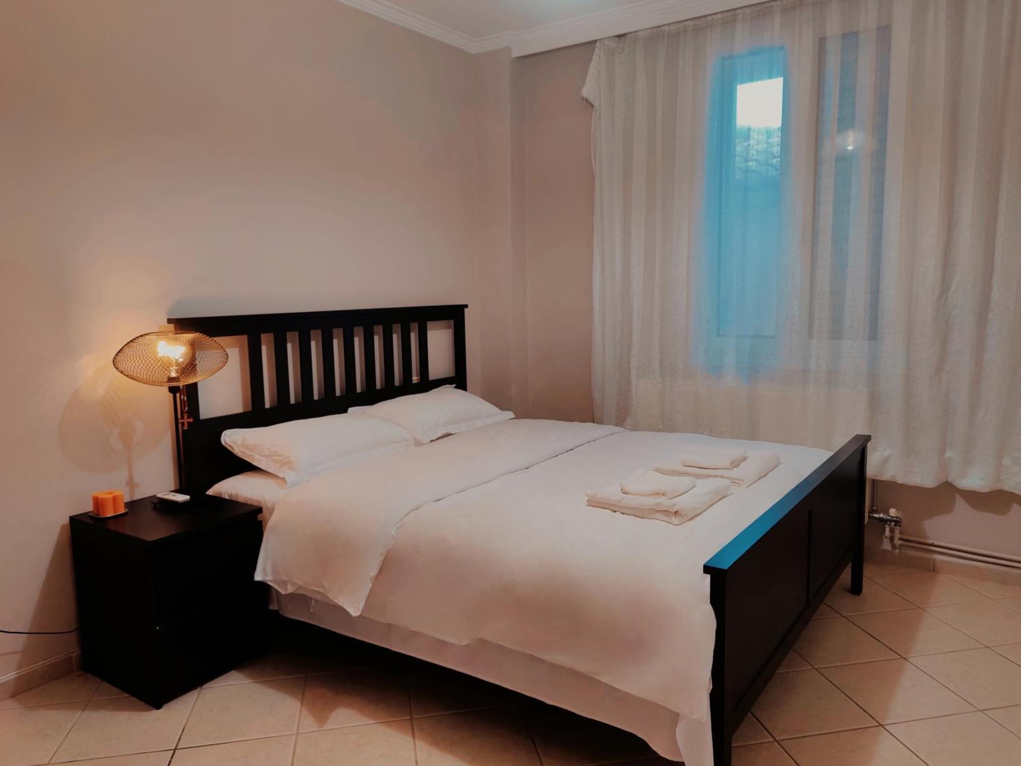Отель Artemis Garden Near Airport Экстерьер фото